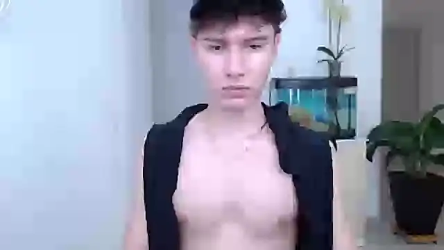 Snapshot of adrian_morelly chatting on 12/10/24, 07:32 adrian morelly online show from 12/10/24, 07:32