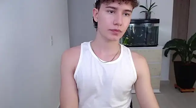 Snapshot of adrian_morelly chatting on 12/12/24, 10:09 adrian morelly online show from 12/12/24, 10:09