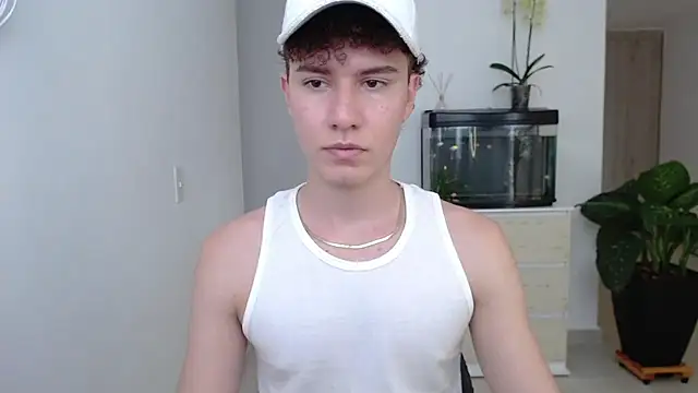 Snapshot of adrian_morelly chatting on 12/17/24, 07:26 adrian morelly online show from 12/17/24, 07:26