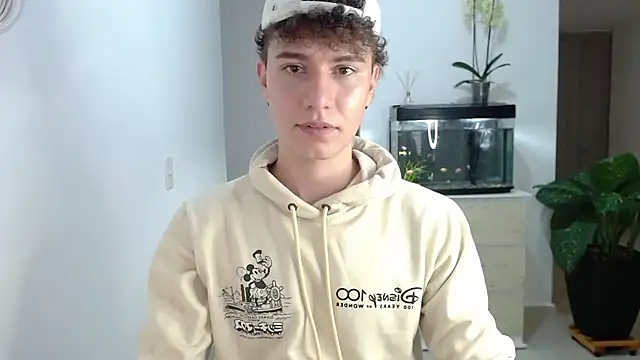 Snapshot of adrian_morelly chatting on 12/18/24, 02:32 adrian morelly online show from 12/18/24, 02:32