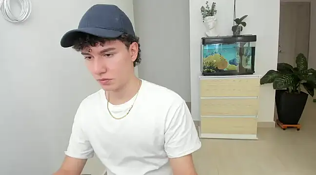 Snapshot of adrian_morelly chatting on 01/24/25, 07:28 adrian morelly online show from 01/24/25, 07:28