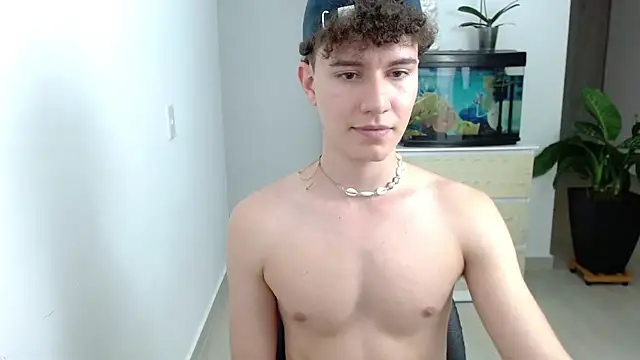 Snapshot of adrian_morelly chatting on 02/10/25, 11:55 adrian morelly online show from 02/10/25, 11:55