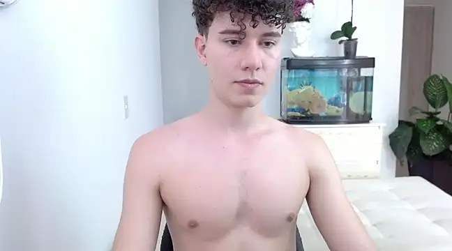 Snapshot of adrian_morelly chatting on 03/19/25, 06:23 adrian morelly online show from 03/19/25, 06:23