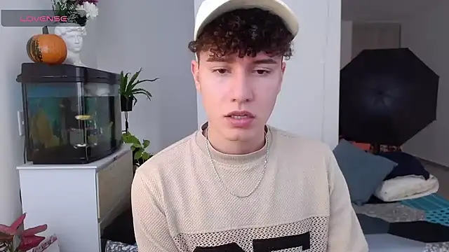 Snapshot of adrian_morelly chatting on 10/20/25, 07:03 adrian morelly online show from 10/20/25, 07:03