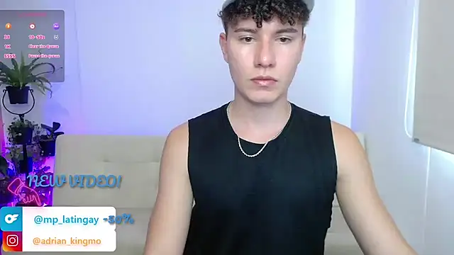 Snapshot of adrian_morelly chatting on 11/16/25, 08:14 adrian morelly online show from 11/16/25, 08:14