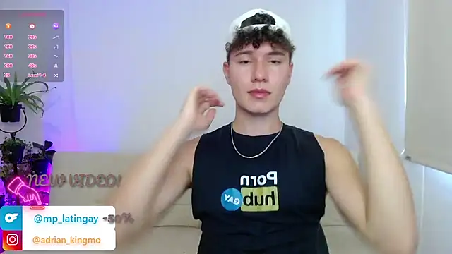 Snapshot of adrian_morelly chatting on 11/17/25, 07:30 adrian morelly online show from 11/17/25, 07:30