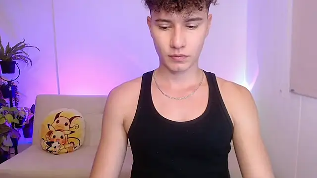 Snapshot of adrian_morelly chatting on 12/04/25, 07:22 adrian morelly online show from 12/04/25, 07:22