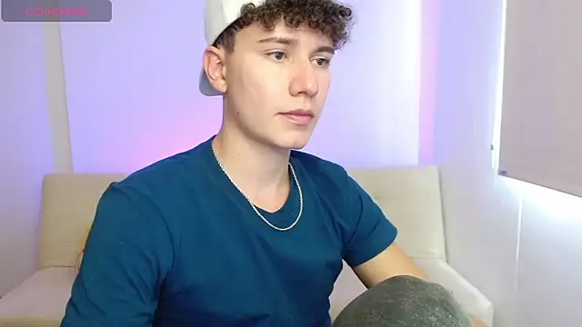 Snapshot of adrian_morelly chatting on 12/13/25, 07:53 adrian morelly online show from 12/13/25, 07:53