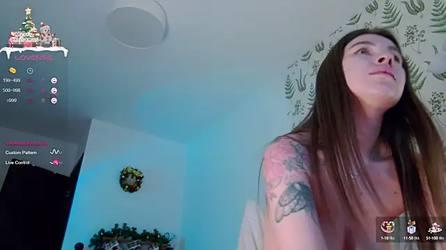 Snapshot of Marie_Diaze chatting on 12/19/24, 07:18 Marie Diaze online show from 12/19/24, 07:18