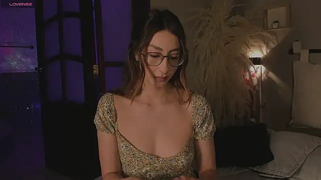 lua ferch   online show from 12/16/24, 03:54