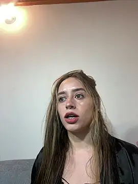 Snapshot of Natalia_Suarez chatting on 01/17/26, 01:43 Natalia Suarez online show from 01/17/26, 01:43