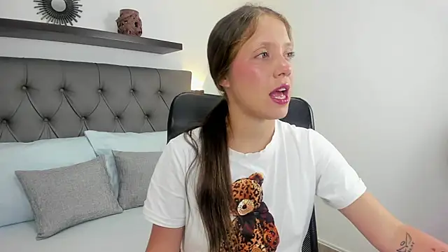 nataly rodri online show from 10/20/25, 07:36