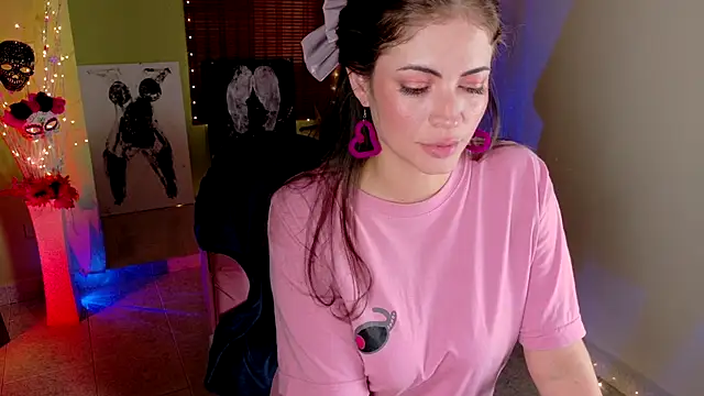 Snapshot of Emma__Blanco chatting on 10/21/25, 03:46 Emma  Blanco online show from 10/21/25, 03:46