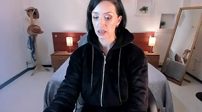Kristen Garner online show from 12/04/24, 12:41