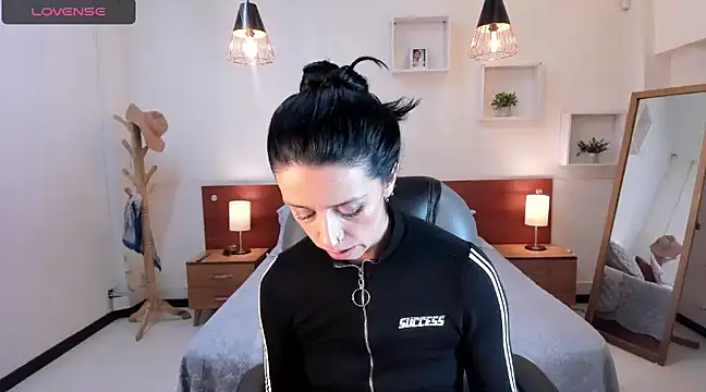 Kristen Garner online show from 12/20/24, 12:19