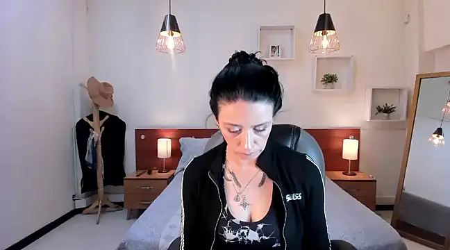 Kristen Garner online show from 12/20/24, 05:29