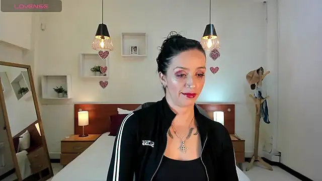 Kristen Garner online show from 02/22/25, 08:31