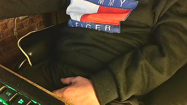 Snapshot of MarcTaya chatting on 10/24/25, 10:50 MarcTaya online show from 10/24/25, 10:50