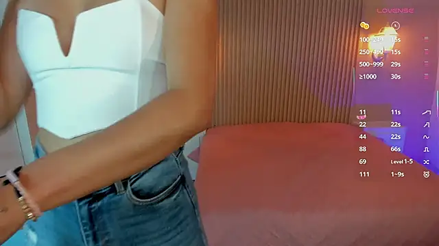 EmilyEvans7 online show from 10/06/25, 05:43