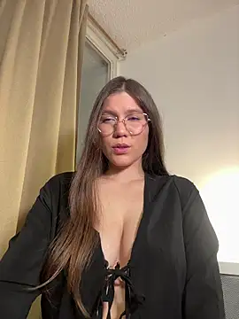 Snapshot of AmelieLaurent_ chatting on 11/29/25, 12:57 AmelieLaurent online show from 11/29/25, 12:57