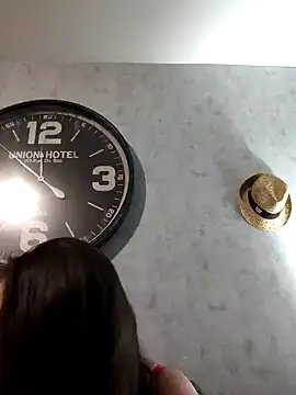 Snapshot of LEAsquirt91 chatting on 12/01/24, 10:53 LEAsquirt91 online show from 12/01/24, 10:53