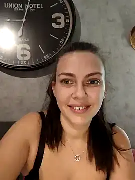 Snapshot of LEAsquirt91 chatting on 12/03/24, 08:06 LEAsquirt91 online show from 12/03/24, 08:06