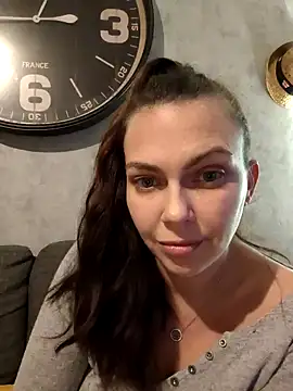 Snapshot of LEAsquirt91 chatting on 12/10/24, 11:51 LEAsquirt91 online show from 12/10/24, 11:51