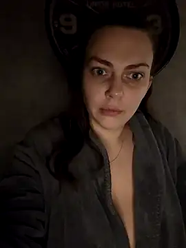 Snapshot of LEAsquirt91 chatting on 02/13/25, 04:54 LEAsquirt91 online show from 02/13/25, 04:54