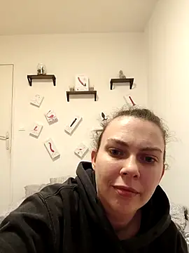 Snapshot of LEAsquirt91 chatting on 03/03/25, 07:17 LEAsquirt91 online show from 03/03/25, 07:17