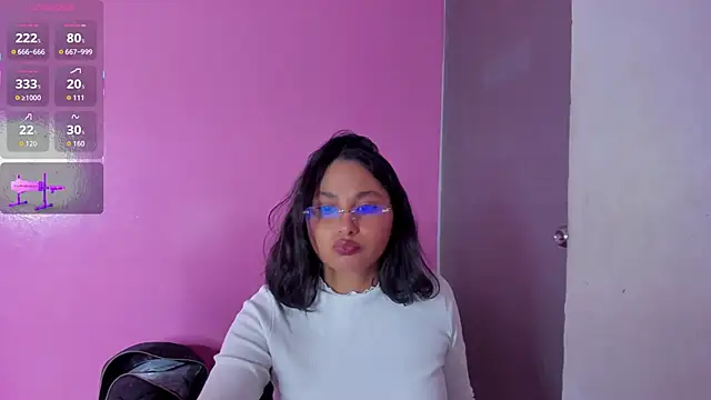 Cuteprincess21 online show from 09/19/25, 01:18