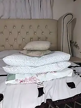 Snapshot of makaviwe chatting on 02/12/25, 11:41 makaviwe online show from 02/12/25, 11:41