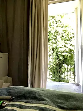 Snapshot of YesTheSexiest chatting on 12/07/24, 08:22 YesTheSexiest online show from 12/07/24, 08:22