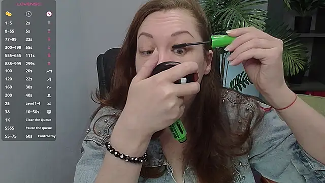 Snapshot of CutieGinger chatting on 10/30/25, 08:09 CutieGinger online show from 10/30/25, 08:09