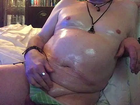 Snapshot of Truhart chatting on 10/25/25, 01:29 Truhart online show from 10/25/25, 01:29