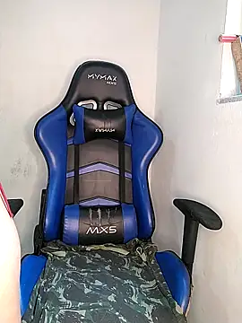 Rafaelayamazaki online show from 10/01/25, 02:45