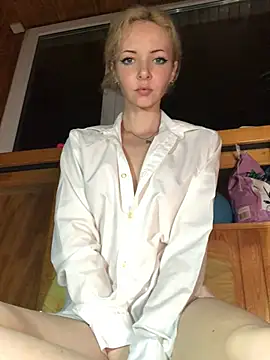 Snapshot of Kristina03 chatting on 02/17/25, 10:47 Kristina03 online show from 02/17/25, 10:47