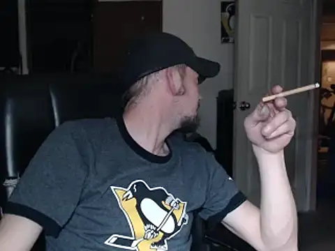 Snapshot of pensguy30 chatting on 12/10/24, 11:40 pensguy30 online show from 12/10/24, 11:40