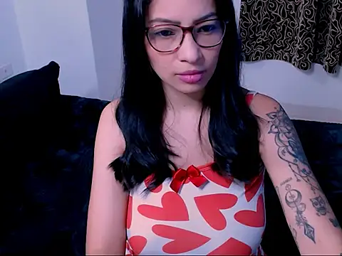 Snapshot of diana__34 chatting on 10/06/25, 01:03 diana 34 online show from 10/06/25, 01:03