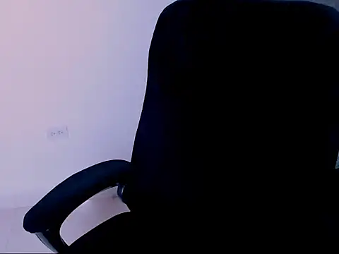 Snapshot of diana__34 chatting on 10/13/25, 01:27 diana 34 online show from 10/13/25, 01:27