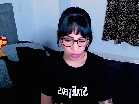 Snapshot of diana__34 chatting on 11/26/25, 12:00 diana 34 online show from 11/26/25, 12:00