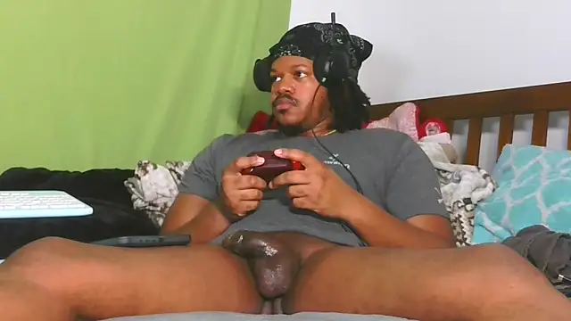 Carolinayoungin online show from 11/17/25, 12:16