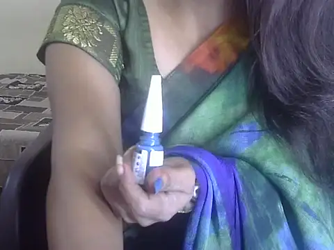 Snapshot of Lusty_Wife1 chatting on 11/05/25, 04:40 Lusty Wife1 online show from 11/05/25, 04:40