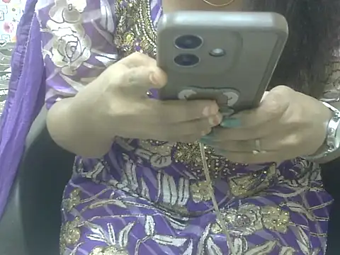 Snapshot of Lusty_Wife1 chatting on 11/17/25, 12:00 Lusty Wife1 online show from 11/17/25, 12:00