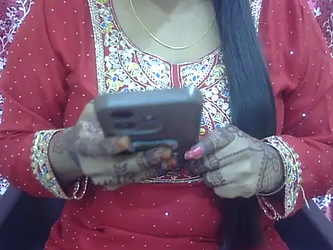 Snapshot of Lusty_Wife1 chatting on 11/26/25, 11:11 Lusty Wife1 online show from 11/26/25, 11:11