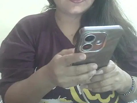 Snapshot of Lusty_Wife1 chatting on 04/16/26, 10:12 Lusty Wife1 online show from 04/16/26, 10:12