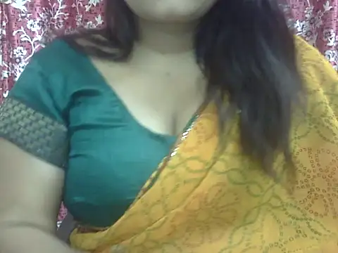 Snapshot of Lusty_Wife1 chatting on 04/18/26, 06:34 Lusty Wife1 online show from 04/18/26, 06:34