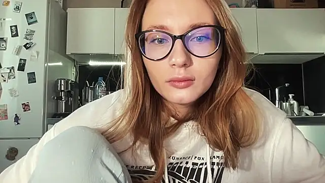  emilia xxx online show from 12/09/24, 04:23