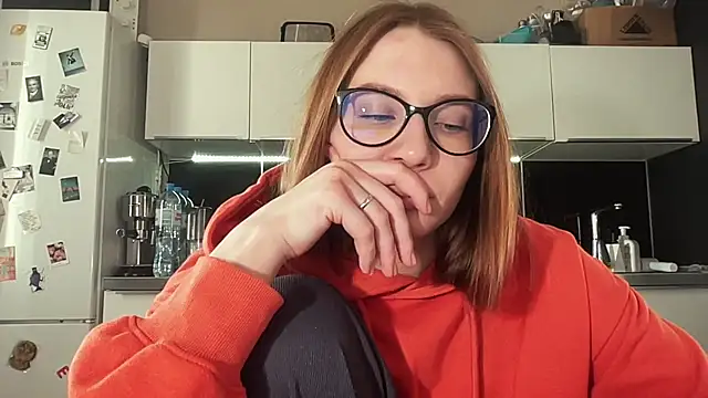  emilia xxx online show from 12/20/24, 05:57