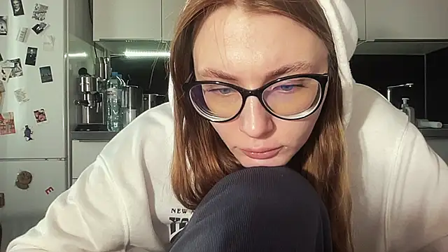  emilia xxx online show from 12/28/24, 05:33