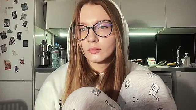  emilia xxx online show from 01/04/25, 04:55
